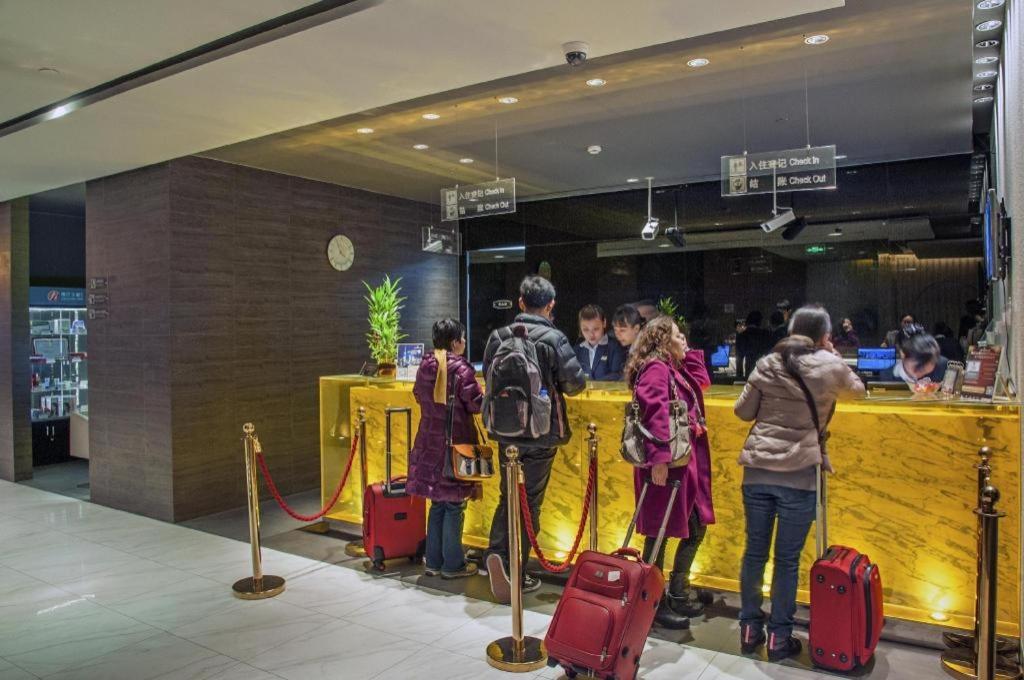 Jinjiang Select Nanjing Road Pedestrian Street 3*