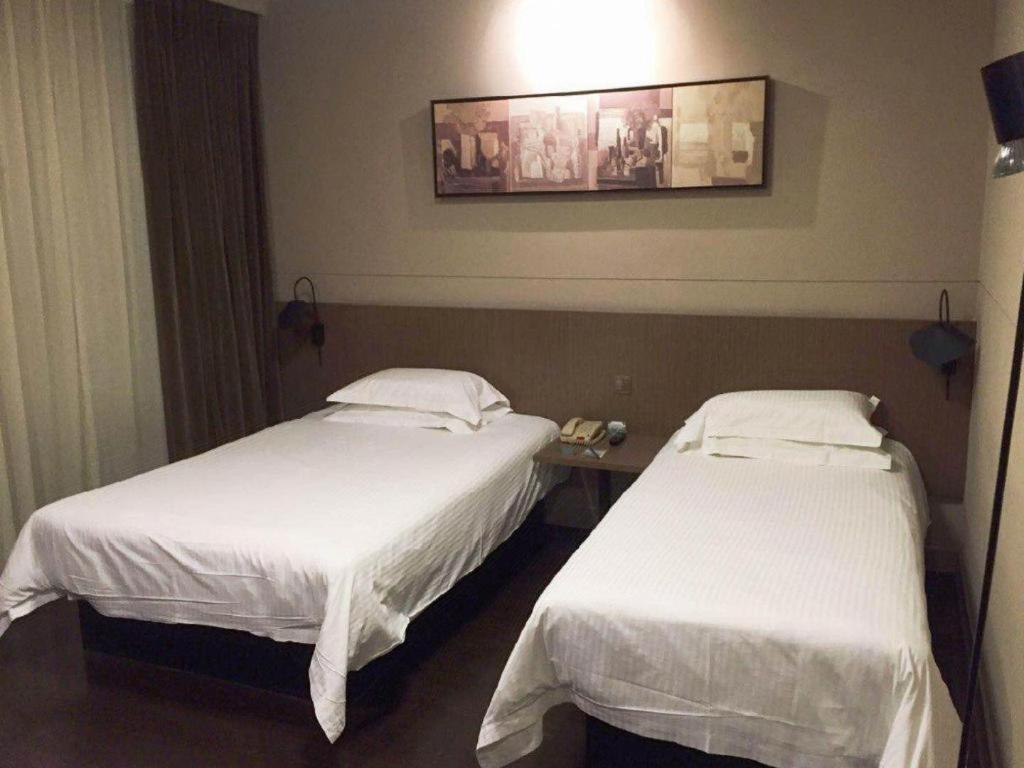 Jinjiang Select Nanjing Road Pedestrian Street Hotel