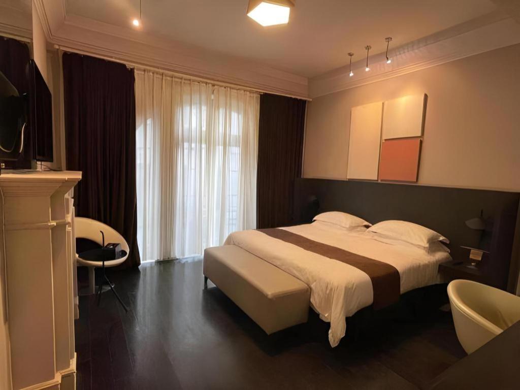 Jinjiang Select Nanjing Road Pedestrian Street 3*