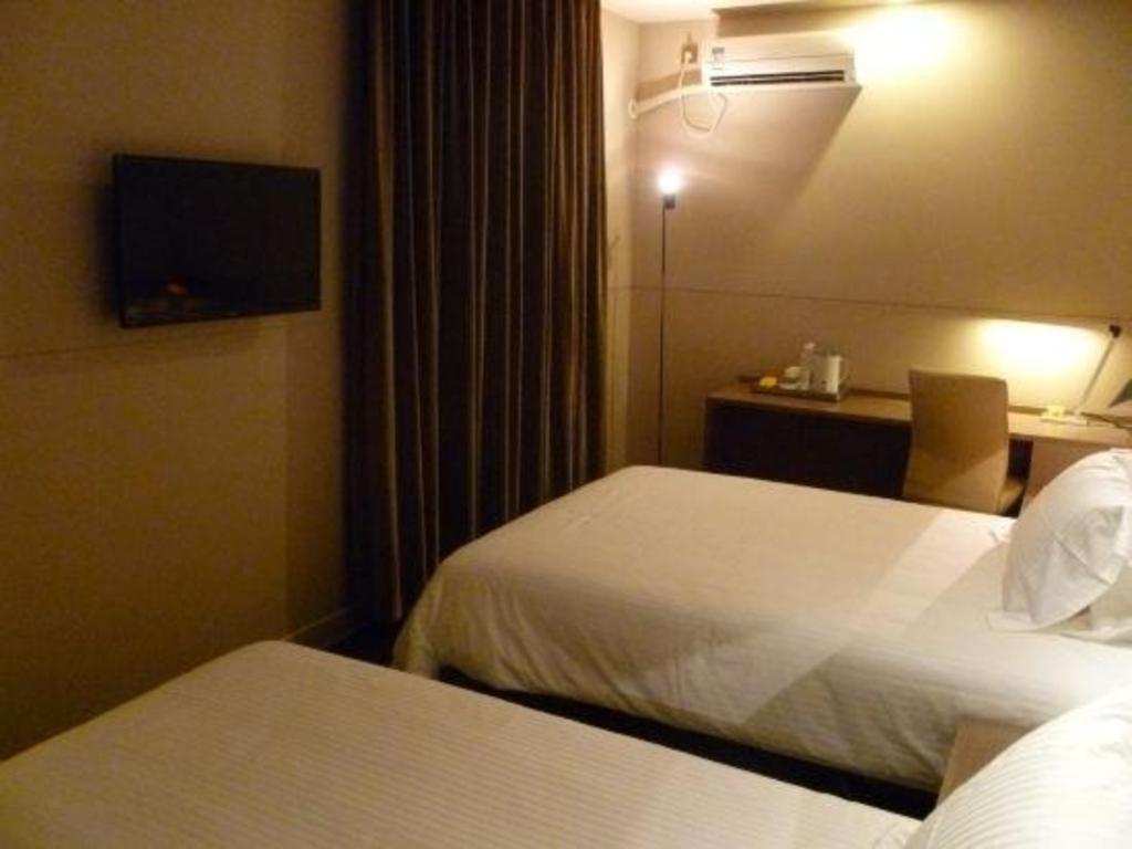 Jinjiang Select Nanjing Road Pedestrian Street Hotel